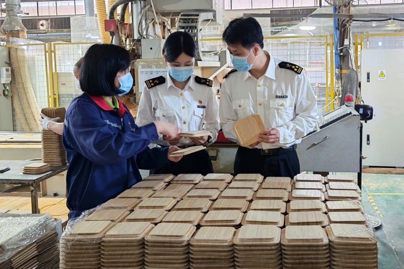 南平海关对出境竹木草生产加工企业开展核查
